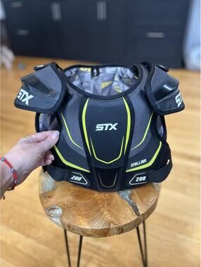 STX Stallion 200 Lacrosse Shoulder Pads Youth Size Medium